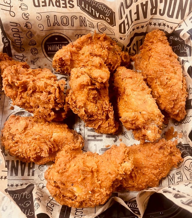 Breaded Wings (12 Pieces).